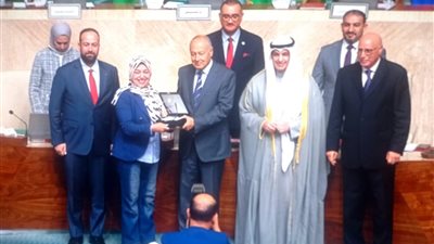 النشار تروي كواليس الفوز بجائزة الإعلام العربي بفلاش توعوي 