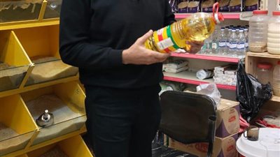 التحفظ على 5 أطنان مواد غذائية وتحرير 128 مخالفة في حملات تموينية بالدقهلية 