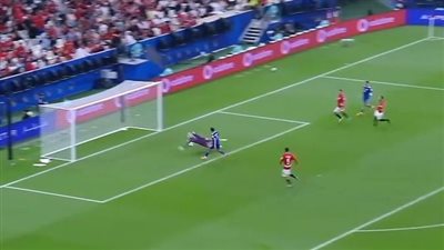 علامة مضيئة في لقاء منتخب مصر والكويت 