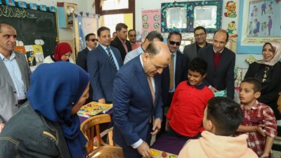 محافظ كفرالشيخ يتفقد مدارس التربية الخاصة ويدشن مبادرات لدعم 