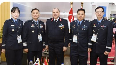 لقاءات ثنائية مكثفة لقادة الأفرع الرئيسية وكبار قادة  القوات المسلحة على هامش فعاليات 