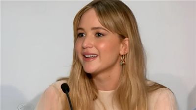 جينيفر لورانس تكشف الوجه القاسي من تجربة الأمومة في فيلمها الجديد