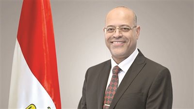 «العمل» تتصدى لمخالفات شركات إلحاق العمالة بالخارج