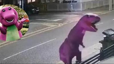 بارني الديناصور في ورطة… كاميرات المراقبة تكشف فضيحة الدمية الشهيرة