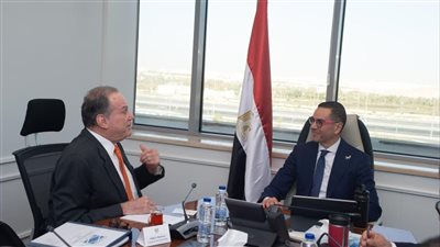 الخطيب: ضخ 500 مليار دولار استثمارات لتطوير البنية التحتية وبناء شبكات طرق وموانئ