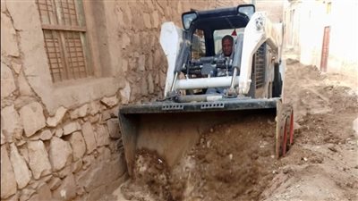 بدء رفع كفاءة الطرق بمركز الطود بالأقصر