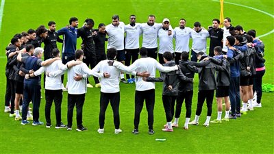 مران الزمالك..محاضره من عبد الرؤوف للاعبين 