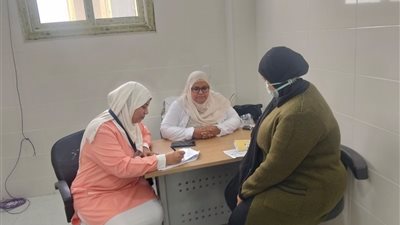 الكشف على 134 مواطنا ضمن قافلة حياه حياة كريمة بسفاجا 