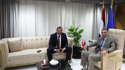 فى لقاء محافظ أسوان بمدير الأمن ..تكثيف الجهود للحد من إنتشار الإدمان وتعاطى المخدرات