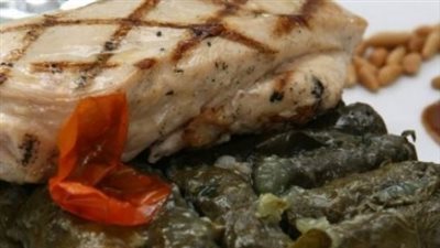 طريقة تحضير ورق عنب محشو مع الدجاج