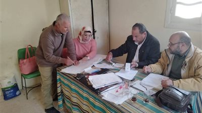 مديرا التعاون الزراعي برشيد وإدكو يتفقدان أعمال الجمعيات ومتابعة صرف الأسمدة 
