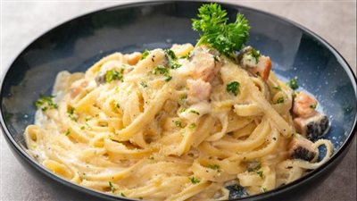 على الطريقة الإيطالية.. حضري فيتوتشيني بالدجاج والكريمة