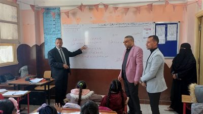 لمتابعة مدى الانضباط والجاهزية.. مدير تعليم أبوتشت يتفقد مدرسة الشيخ علي