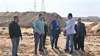 إصلاح كسر خط المياه وتعزيز البنية التحتية بالمناطق الصناعية في العاشر من رمضان