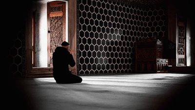 7 أذكار نبوية ثابتة عن رسول الله ﷺ في المساء