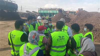 زيارة طلاب كلية هندسة جامعة عين شمس لمركز المعالجة والتدوير بسندوب