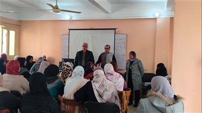 توجيه رياض الأطفال بتعليم نجع حمادي ينظم لقاءً توعويًا بمركز التنمية المهنية
