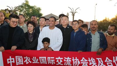 وفد من رجال الأعمال الصينيين يزور مركز دار السلام بسوهاج لبحث فرص الاستثمار