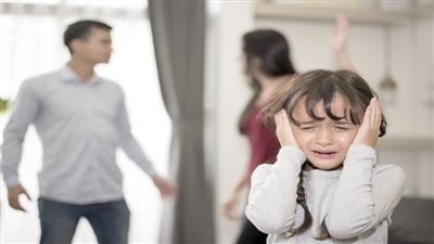 لحظة الرؤية.. لقاء منتظر يتحول إلى اختبار مؤلم بين أب وطفل