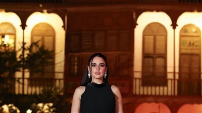 بأناقة الأسود.. درة زروق متوهجه في حفل جولدن جلوب بمهرجان البحر الأحمر السينمائي 2025