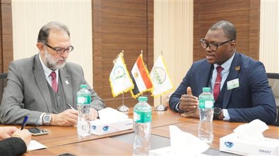 رئيس هيئة سلامة الغذاء يستقبل مدير الوكالة الموريتانية على هامش منتدى أفراف 