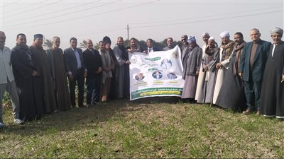 جامعة سوهاج تطلق قافلة تنموية لدعم وارشاد المزارعين بقرية الصلعا 