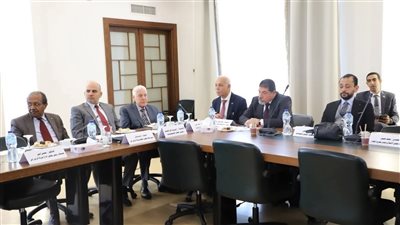 غرفة الإسكندرية تبحث مع قيادات الجمارك تطوير إجراءات التسجيل المسبق للشحن الجوي