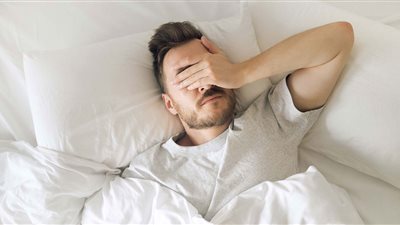 علماء يفسرون.. لماذا نستيقظ قبل رنين المنبه؟