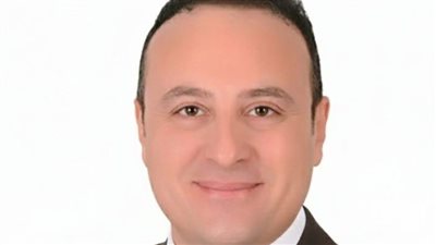 د. هشام صالح يطرح أول مؤلفاته بعنوان 