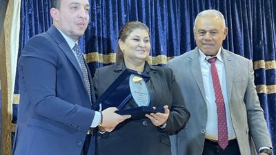 ابو زهرة يكرم وكيل وزارة الشباب والرياضة بإحتفالية اتحاد الكرة