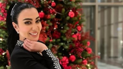 أنيقة وجذابة.. ميرهان حسين تحتفل بالكريسماس