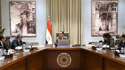 مدبولى يتابع مستجدات العمل بالمنطقة الاقتصادية للقناة وجذب الاستثمارات