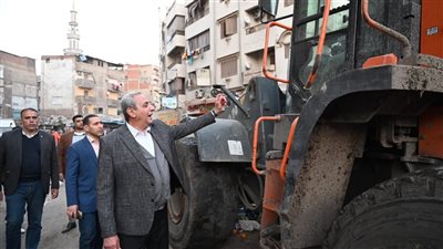 محافظ الغربية يتابع مشروعات الرصف والتطوير بالمحلة 