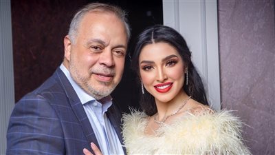 تاج راسي.. روجينا تحتفل بعيد ميلاد زوجها أشرف زكي 