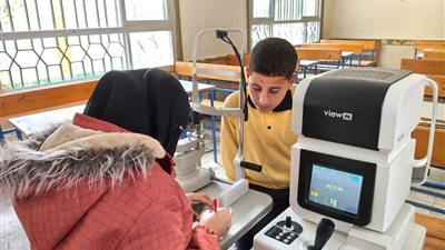 الكشف الطبي على 500 طالب بمدرسة أبوغرارة بأبوالمطامير