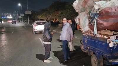 رئيس جهاز مدينة الشروق يتفقد منطقة مول بانوراما لضبط الشارع وانتظام العمل