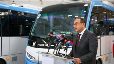 تسليم الدفعة الأولى من ميني باص 