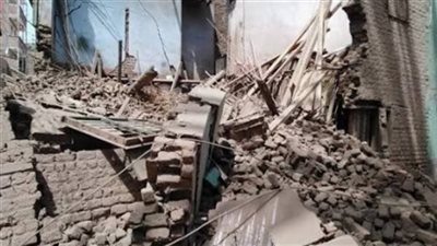 انهيار جزئي لمنزل مبني بالطوب اللبني يثير المخاوف في نجع حمادي 