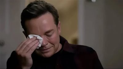 سر انهيار ستيفن مولهيرن باكيا على الهواء مباشرة 