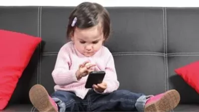 خطورة صادمة للفيديوهات القصيرة على عقول الأطفال