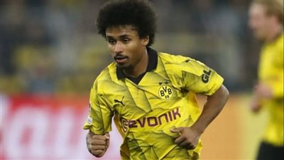 كريم أديمي يخطر إدارة دورتموند برغبته في الرحيل