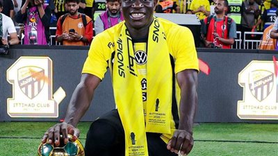 الاتحاد يتحرك لتجديد عقد كانتي لموسم إضافي