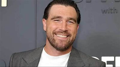 ترافيس كيلسي خطيب تايلور سويفت يعلن استراحة مؤقتة من كرة القدم