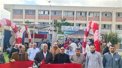 توافد العاملين بالمديريات الخدمية على اللجان الانتخابية بالشرقية