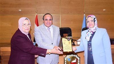 جامعة سوهاج تناقش الذكاء الاصطناعي والابتكار فى أبحاث التمريض بمؤتمرها الدولي السابع