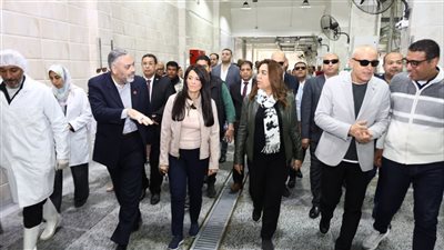 وزيرتا التخطيط والتنمية المحلية ومحافظ الأقصر يفتتحون المجزر الآلي ويضعون حجر الأساس للسوق الحضاري 