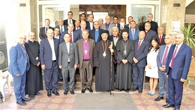 الأنبا إبراهيم إسحاق يرأس قداسًا بـ«مقر البطريركية» و«فوزى» بـ«جميع القديسين»