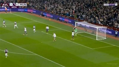 أستون فيلا يهزم مانشستر يونايتد في الدوري الإنجليزي ويواصل ملاحقة السيتي وآرسنال