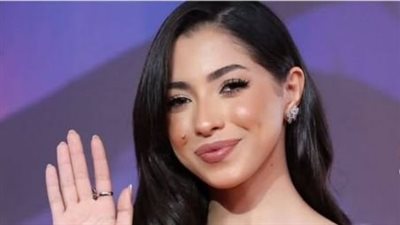 جيسكا حسام الدين تتألق بفستان ناعم 