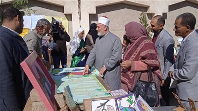 رئيس أزهر سوهاج يفتتح المعرض السنوي للتربية الفنية بجهينة